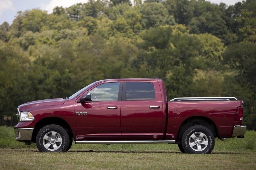  Dodge Ram 1500 Crew Cab SLT 4x4 2013 года  (фото 7 из 29)